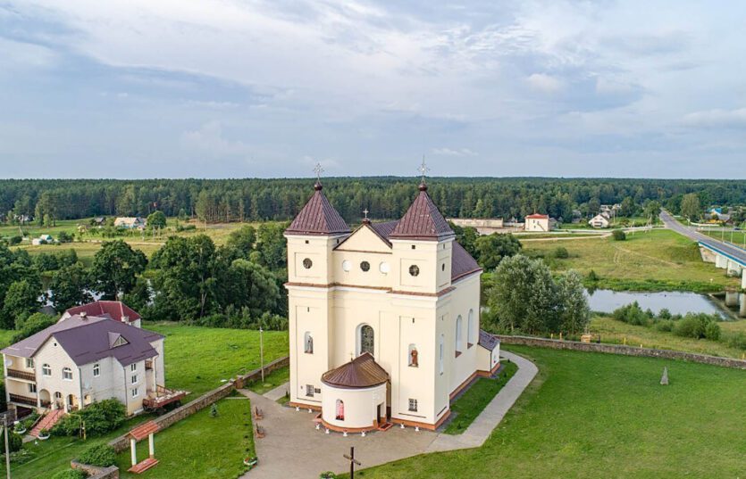 Экскурсии по Беларуси Костел Святого Михаила Архангела в Михалишках