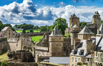 Автобусный Тур во Францию Замок Фужер - Франция