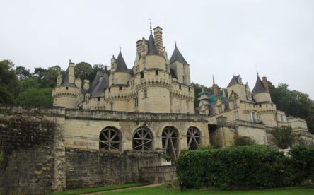 Замок Спящей красавицы (Юссе) Тур во Францию